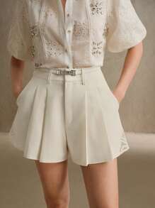 Anewsta Pantalones cortos de blazer con parche bordado de flor hueco y plisados para mujer