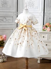 O novo vestido de manga curta com gola redonda e estampa digital para pré-adolescentes, combinado com cinto de laço, já está no mercado. É confortável, moderno, elegante, doce e fofo, no estilo de uma princesa ou socialite, e é um look essencial para passeios diários. - Multicolorido - Ver 8