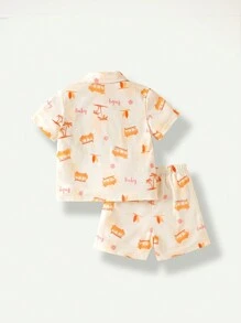 Set de 2 piezas de camisa de manga corta y pantalones cortos casuales para niños con impresión de árbol de coco y coche de dibujos animados, fresco, ligero y cómodo para uso diario y al aire libre en verano