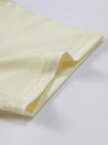 Manfinity EMRG Set maglietta da uomo con tema "GENESIS" e pantaloncini con stampa di elementi di dipinti classici, combina elementi classici in modo intelligente. Set casual da uomo composto da t-shirt a maniche corte con stampa di lettere e pantaloncini, set maschile estivo in due pezzi