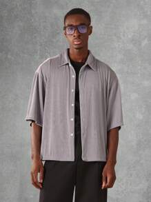 SUMWON Camisa plisada de diseñador, con cuello de botón oversize, manga corta, textura casual, ropa urbana de moda moderna, liviana para el verano y la primavera