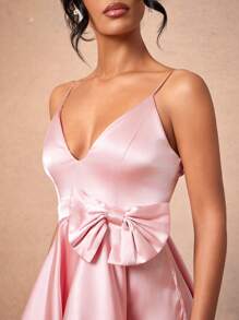 L'Amorae Vestido elegante con escote profundo en pico, vuelo y moño 3D - Rosa - Ver 5
