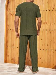 Manfinity Homme Completo da uomo composto da Maglietta a maniche corte a blocchi di colore e pantaloni, 2 pezzi - Verde - Visualizzare 6