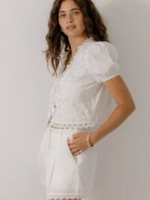 Aralina 白色系带度假装夏季上衣和短裤套装 - 白色 - 查看 7