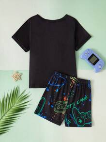 SHEIN 2 件男童夜光电子游戏全身印花睡衣套装，简约时尚短袖上衣和短裤，舒适家居服（1 套单独出售）