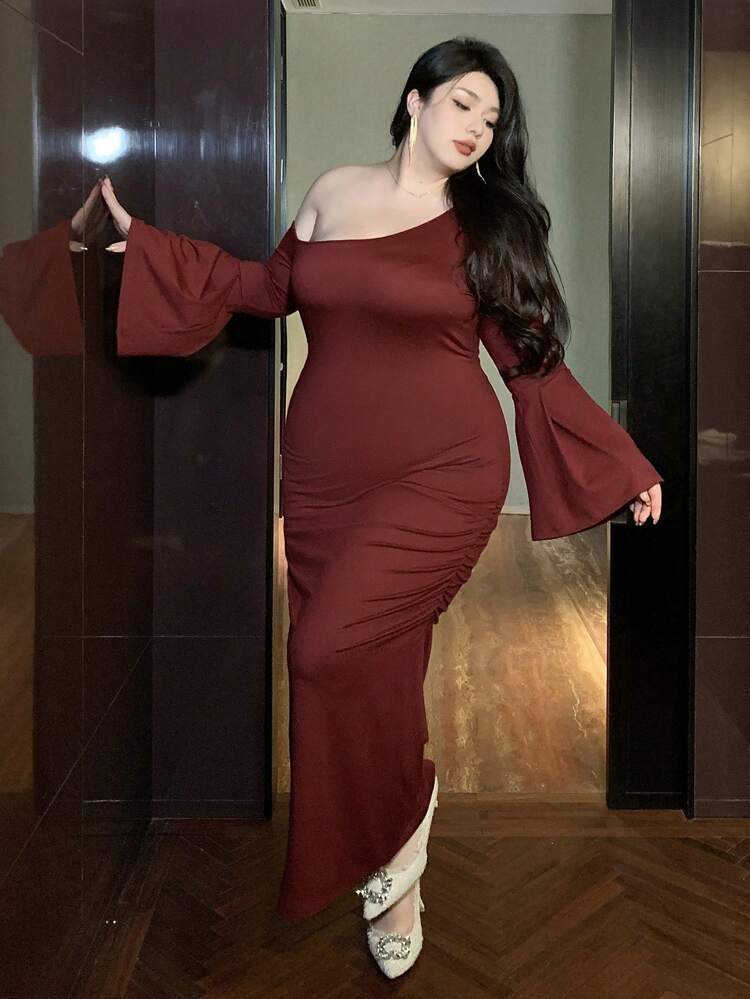 Dazy Plus Plus Size Solid Color Asymmetrical Shoulder Flare Sleeve Long Dress, Chinese New Year Outfit, Spring/Summer/Autumn Cold Shoulder Dress Party Women Dresses, Ruffle Long Sleeve Dress Christmas Maxi Dress