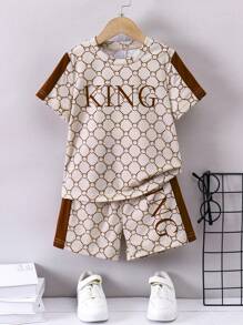 SHEIN Sommerlicher Freizeitanzug für Kleine Jungen, bestehend aus T-Shirt und Shorts mit Farbblock-Design und Buchstaben-Muster auf dem T-Shirt