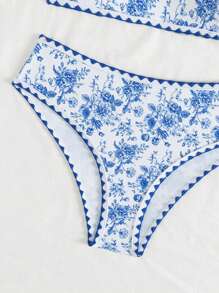 SHEIN Swim Springbreak 女士沙滩装夏季女士泳衣，随机颜色印花，荷叶边饰带，无袖上衣和高腰下装两件套，度假波西米亚风比基尼套装 - 藍白色 - 查看 7