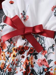 SHEIN 2pcs Young Girl Red Heart Ribbed Ruffle Trim Dress And Jacket Set,Holiday,Summer,Travel - Burgundy - View 5