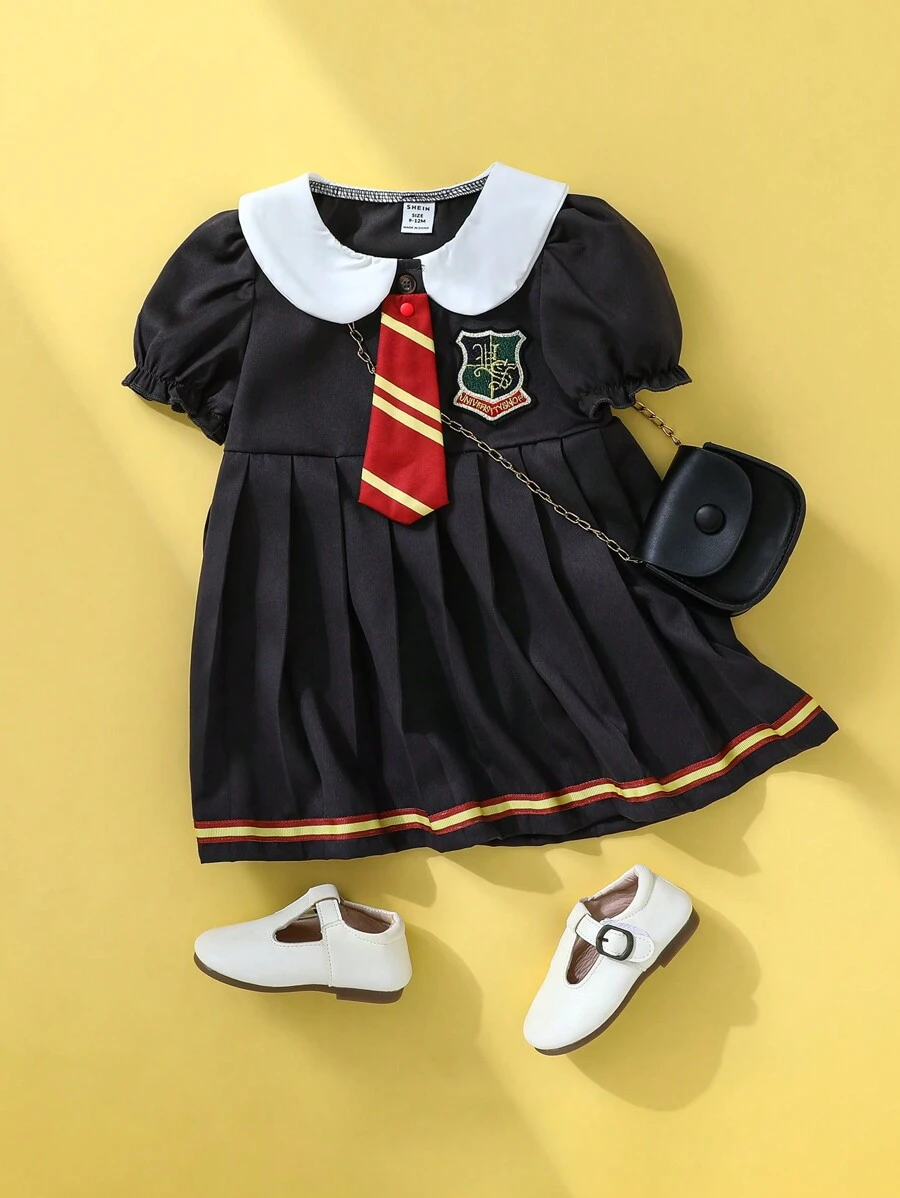 SHEIN Playful Pals 女婴幼儿 0-3 岁春夏学院风学院泡泡袖褶皱连衣裙带可拆卸领带 2 件套 - 灰色 - 查看 1
