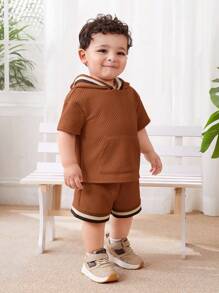 SHEIN Leap Crew 2pcs Baby Boy Casual Comfy Knitted Fabric Textured Splice Hoodie Top And Elastic Waist Shorts Set - Brown - View 5