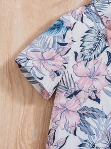 SHEIN 2 件套幼儿男孩可爱涂鸦潮流街头风格情人节服装，秋冬 - 彩色 - 查看 7