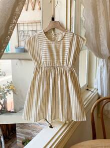 SHEIN 年轻女孩优雅法式棕褐色条纹编织圆领连衣裙，春夏 - 彩色 - 查看 1