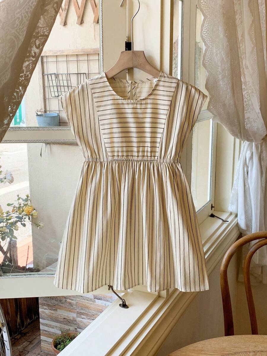 SHEIN 年轻女孩优雅法式棕褐色条纹编织圆领连衣裙，春夏 - 彩色 - 查看 1