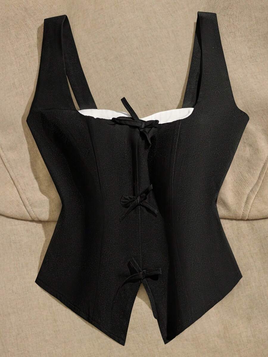 GlowEve CURVE Plus Size Fashionable Elegant Black & White Color Block Bow Front Fitted Camisole Tank Top For Summer - Black and White - View 1