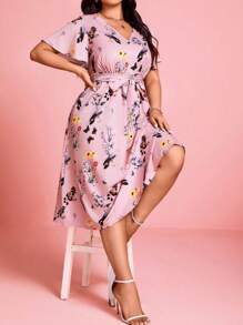 SHEIN Clasi Vestido de manga corta con estampado floral colorido elegante y de talla grande para mujer, ideal para el Día de San Valentín