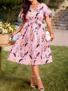 SHEIN Clasi Vestido de manga corta con estampado floral colorido elegante y de talla grande para mujer, ideal para el Día de San Valentín