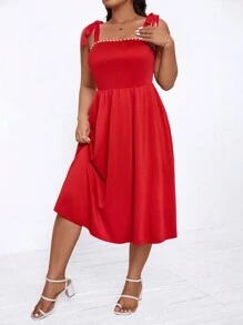 SHEIN Clasi Große Größen Damen Einfarbiges Kleid mit Kunstperle Saum, elegant