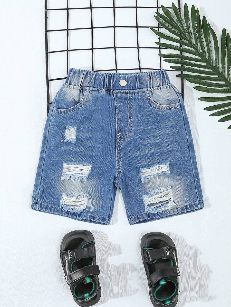 年轻男孩宽松直筒破洞牛仔短裤，浅蓝色洗水牛仔裤街头装，百搭夏装