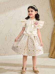 Set de 2 piezas: Blusa con mangas de capa y decoración floral 3D y falda evasé para niña joven