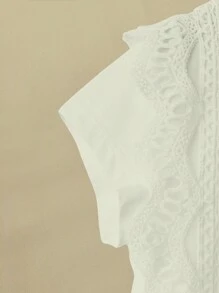 SHEIN LUNE تي شيرت نسائي برقعة من الدانتيل الأبيض عصري للصيف - أبيض - مشاهدة 3