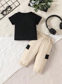 男婴字母印花口袋短袖 T 恤和裤子 2 件套