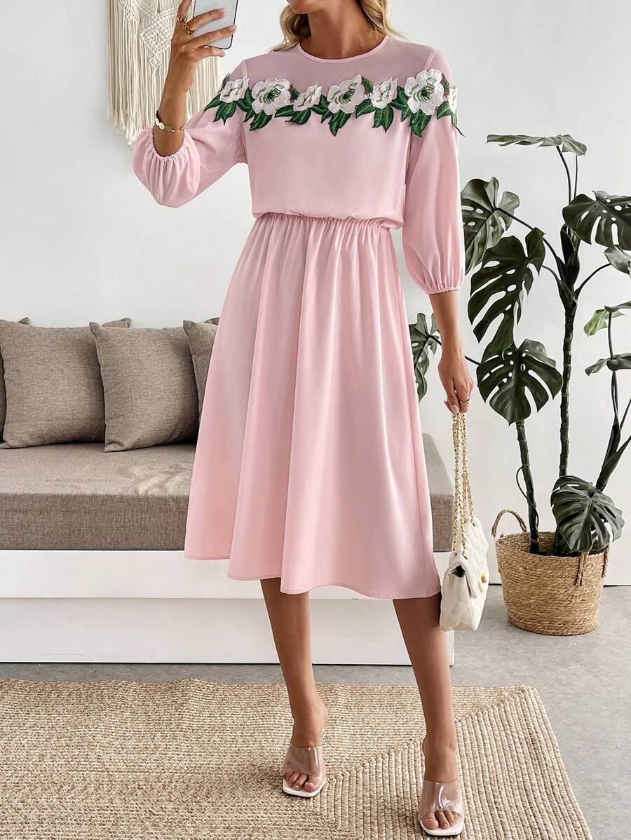 SHEIN Clasi Abito elegante da donna in chiffon con patchwork, ricamo floreale, collo rotondo, maniche a 3/4 e maniche a lanterna - Rosa - Visualizzare 1