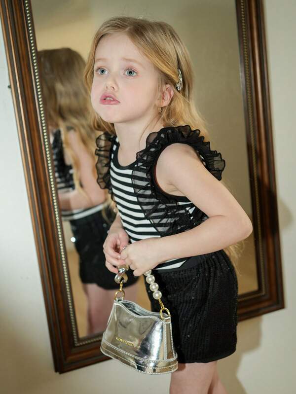 Young Girl Newly Launched T-Shirt Tops, Which Are Made Of Striped Fabric And Combine Mesh Flutter Sleeves With Round Necks, Are Comfortable, Fashionable, Playful, Lovely And Sweet. They Are Easy To Match And Are The Perfect For Daily Outings.