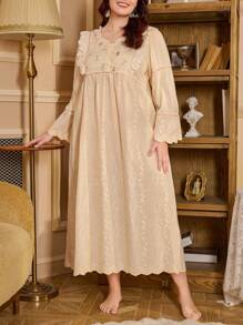 PalaceNights Plus Size Long Sleeve V-Neck Lace Patchwork Ruffle Hem Loose Vintage Long Nightgown