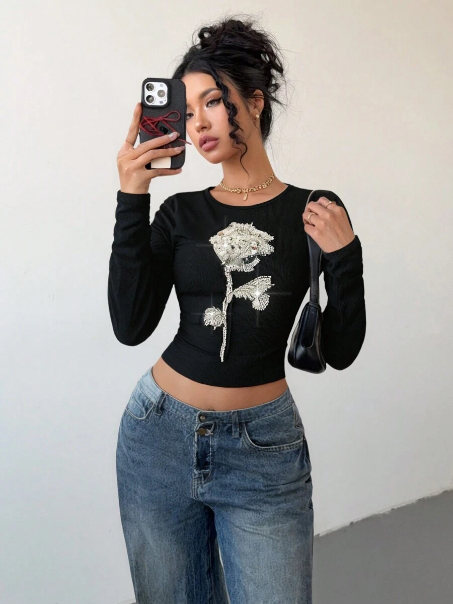 Chiquease Elegant And Charming Rose Sparkling Flower Decoration Women's Elastic Ribbed Round Neck Long Sleeve Pleated Slim Fit T-Shirt, Suitable For Summer And Autumn And Winter Seasons