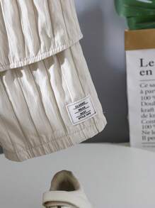 SHEIN 2 件套男童纯色短袖贴布羽绒衬衫和字母印花短裤