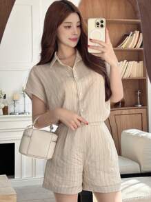 DAZY Bộ 2 món áo sơ mi và quần short kẻ sọc dành cho nữ, kiểu dáng thường ngày, thời trang, chất liệu vải lanh, thích hợp mặc hàng ngày. - Màu Khaki - Xem 1