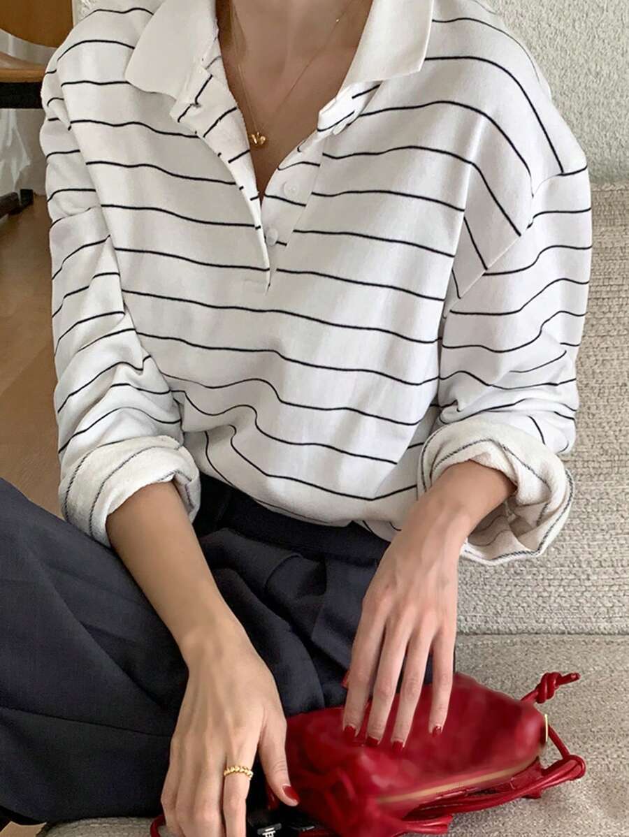 DAZY 女式超大条纹领口半襟长袖 T 恤，白色，春/夏