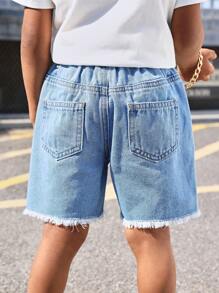 SHEIN Set de 2 pantalones cortos vaqueros de pierna recta con ajuste holgado, acabado lavado y deshilachado, con bolsillos, para niños pequeños en estilo casual de verano. Conjunto de ropa primavera/verano para la temporada de vacaciones de primavera.