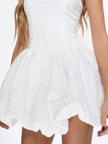MISSGUIDED 无肩带提花蓬蓬裙派对迷你连衣裙，纹理质感，特殊场合泡泡裙摆，适合婚礼宾客、情人节、舞会等节日场合。 - 白色 - 查看 4
