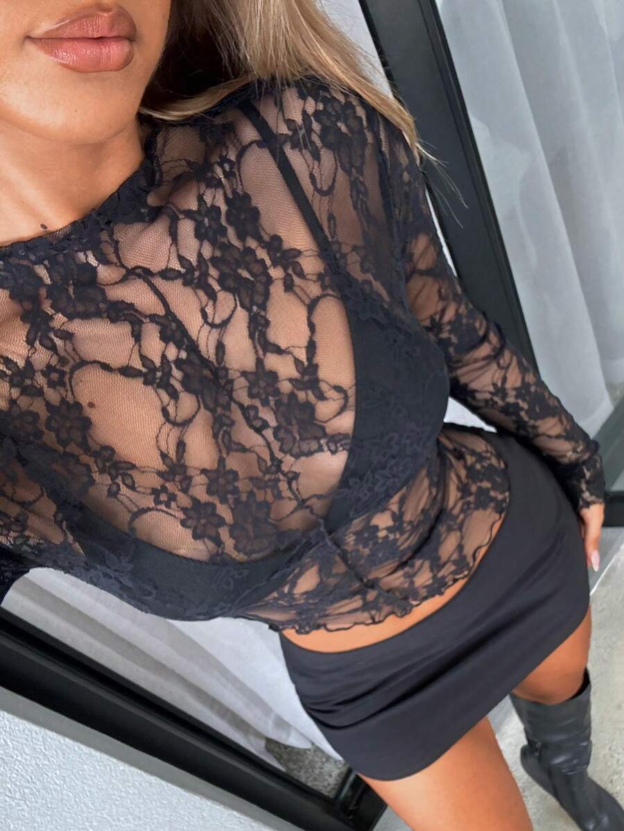 Siren Gaze 蕾丝上衣 波西米亚风蕾丝透视长袖不对称下摆紧身 T 恤 情人节女士花卉蕾丝圆领长袖性感上衣 - 黑色 - 查看 1