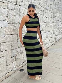 SHEIN SXY Bộ 2 áo len không tay kẻ sọc cho nữ và chân váy len midi - xanh quân đội - Xem 3