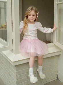 SHEIN Set da 2 pezzi per ragazze giovani: Deliziosa e dolce camicetta a maniche lunghe con stampa a fiocco + gonna tulle tinta unita, outfit morbido ed elegante, perfetto per abito da principessa, uscite, festival e raduni con famiglia e amici