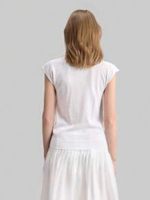 Ontre 女士优雅白色短袖针织毛衣，老钱风格现代都市风立领无袖毛衣上衣，春夏