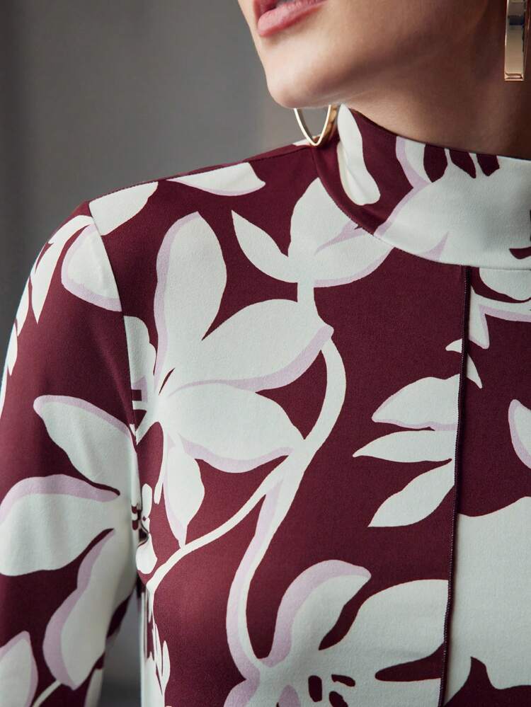 FLORAL PRINT EXPOSED SEAM T-SHIRT