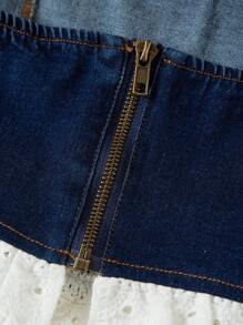 SHEIN MOD Top court en jean bleu avec insertion en dentelle, coupe ajustée et bretelles pour femmes