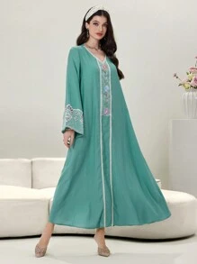 Al Najma 女式花卉刺绣V领长袖连衣裙，端庄 - 綠色 - 查看 4
