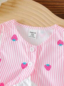 SHEIN Vintaside Kids Conjunto de bebé niña con diseño de fresa y rayas, diseño con volantes de color contrastante, creativo y versátil para todo tipo de ocasiones