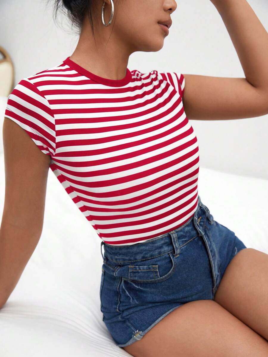 SHEIN Essnce Áo thun dệt kim sọc cổ tròn tay ngắn cho nữ - Đỏ - Xem 1