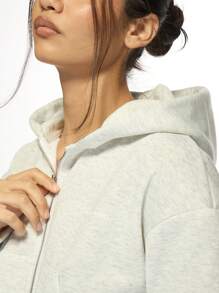 MISSGUIDED Sudadera con capucha y cremallera recortada y sobredimensionada, de estilo atlético casual, con capucha con cordón y bolsillo canguro, prenda esencial de ropa urbana para otoño e invierno