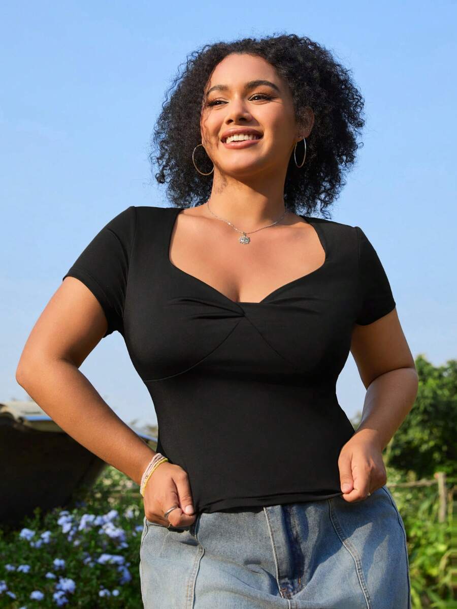 SHEIN EZwear Plus Size Women Sweetheart Neck Short Sleeve Fitted Blouse - Black - View 1