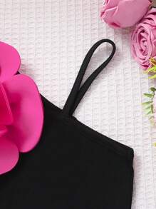 Jong meisje 3D bloemen decor asymmetrische halslijn camisole