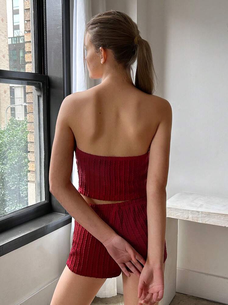 SHEIN EZwear Valentine's Day Romantic Red Tight Tube Top And Mini Knitted Shorts, Two-Piece Summer Outfit Clothes Set - Red - View 2