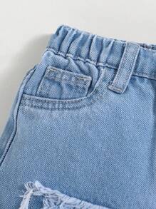 SHEIN Pantalones cortos vaqueros azules de ajuste holgado con parches, efecto desgastado, rotos y deshilachados, para niño pequeño, estilo callejero fresco de verano, ropa de calle primavera/verano, vacaciones de primavera - Azul lavado medio - Ver 4