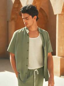 Manfinity VCAY 2pcs/Set Men's Casual Everyday Solid Color Loose-Fit Short Sleeve Shirt & Elastic Waist Straight Leg Pants Set - Green - View 1